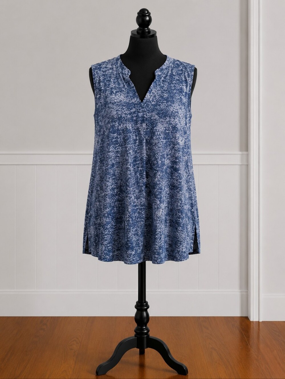 Simply Noelle Women's Blue Sleeveless Top